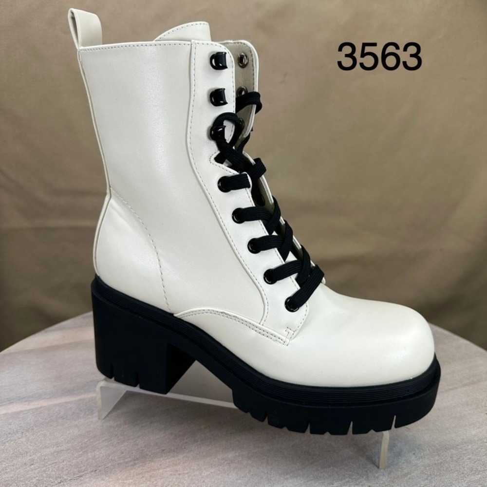 Nine West Juna3 Womens Combat Boots Size 6.5 Cream Faux Leather Lace Up Boots